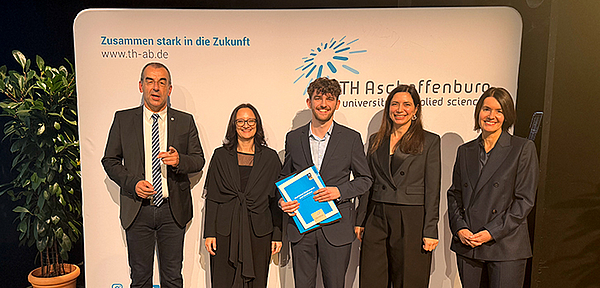 PASS prämierte besten Bachelor-Abschluss im Studiengang Software Design an der TH Aschaffenburg