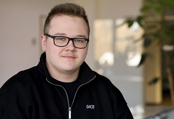 Auszubildender Eric Steiner Auszubildender Eric Steiner